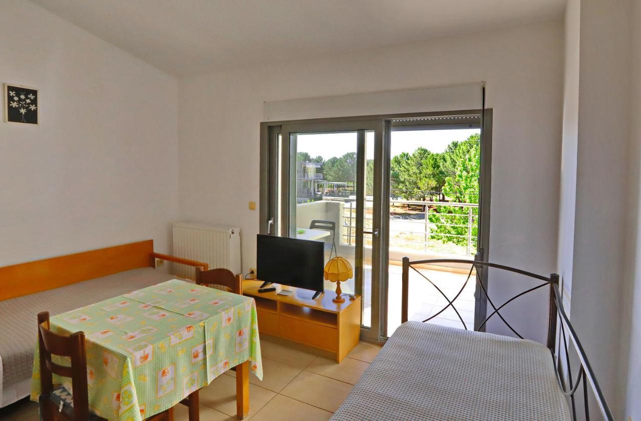Katerina Apartments เกราโมตี ภายนอก รูปภาพ